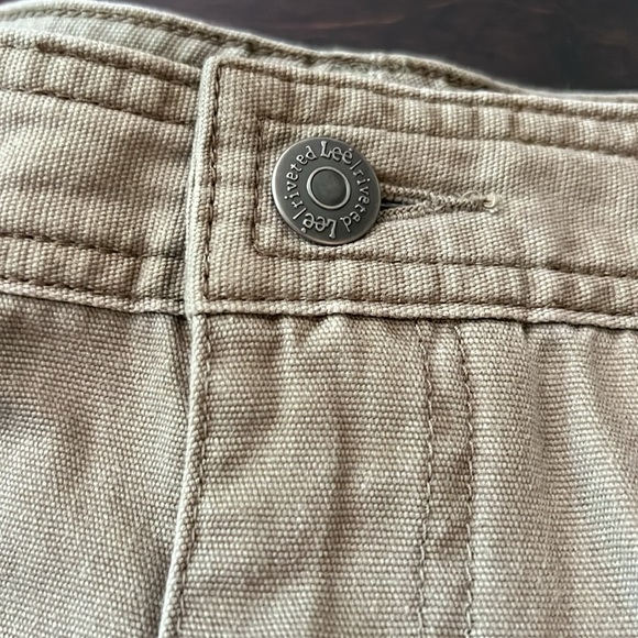 Lee Riveted Khaki cargo shorts NWT - Picture 4 of 12